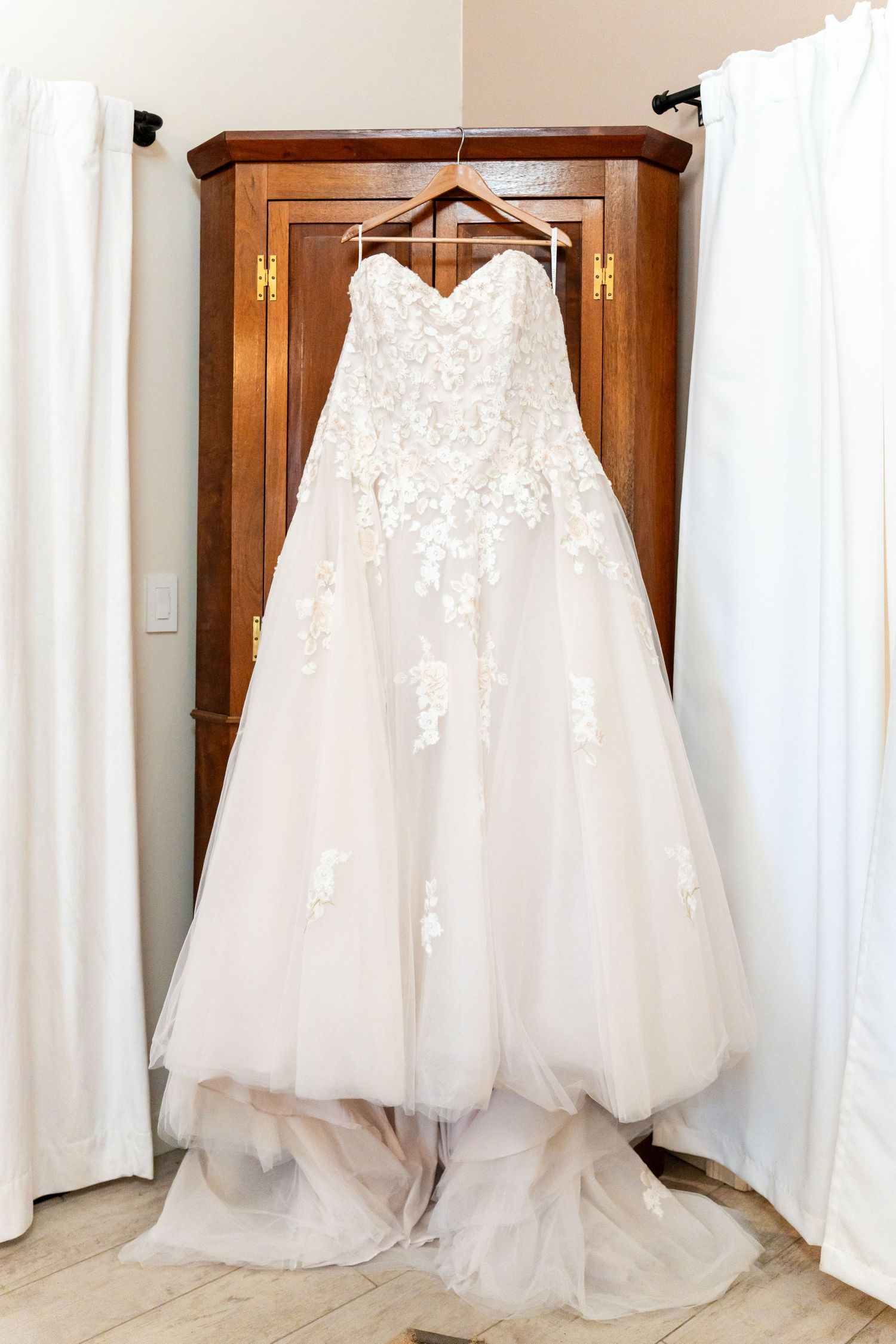 bride's wedding gown
