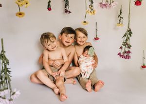 Middle Tn Family photographer - Nashville family photographer specializing in natural light, candid storytelling, and timeless portraits.