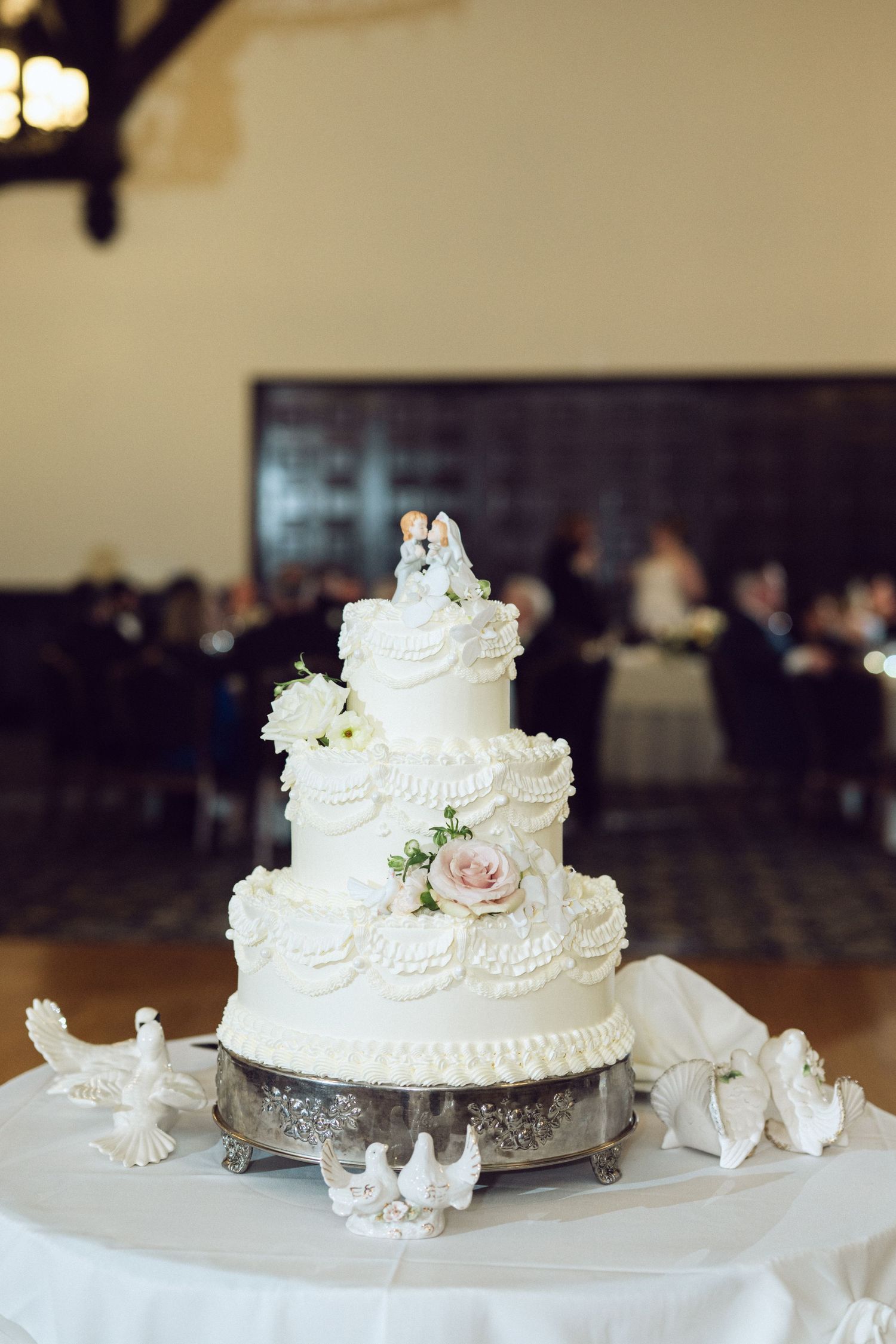 Michigan Shores Club Winter Wedding in Wilmette | Candace Sims Chicago Luxury Editorial & Fine Art Wedding Photographer