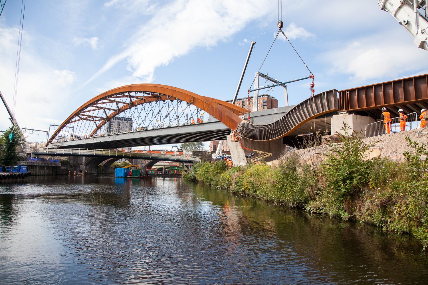 Construction photograph of Swoosh Installation Ordsall chord