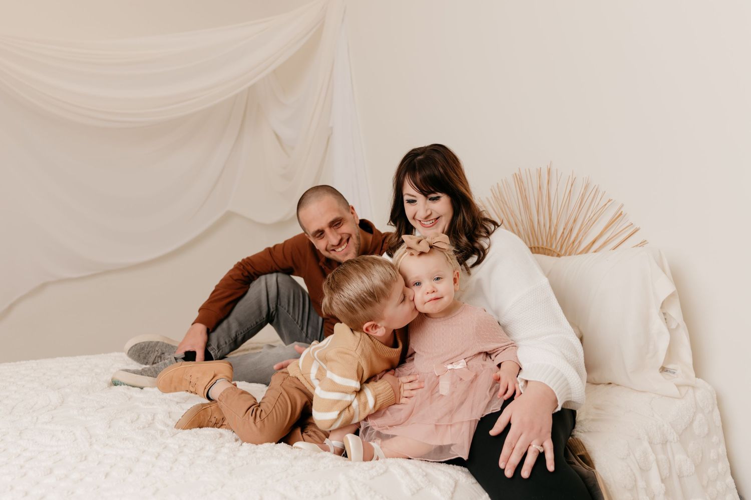Ohio Photographer, Cleveland Photographer, Family Photographer, Family Photos, Lifestyle Photographer, Candid Photos