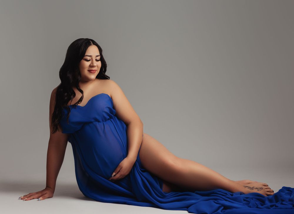 Georgetown TX Maternity Photographer, Leander Tx Studio Maternity Photos, Round Rock Tx Maternity Photographer