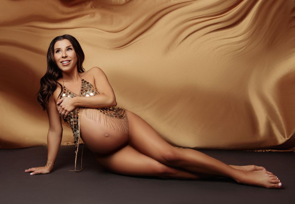 Georgetown TX Maternity Photographer, Leander Tx Studio Maternity Photos, Round Rock Tx Maternity Photographer