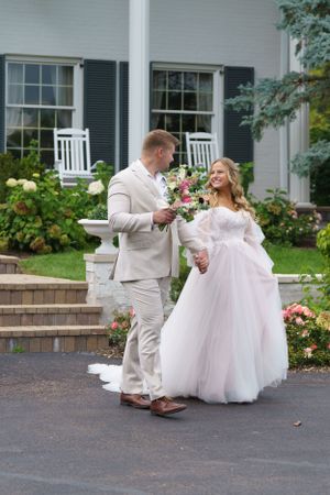 Stroll with the bride and groom during portraits