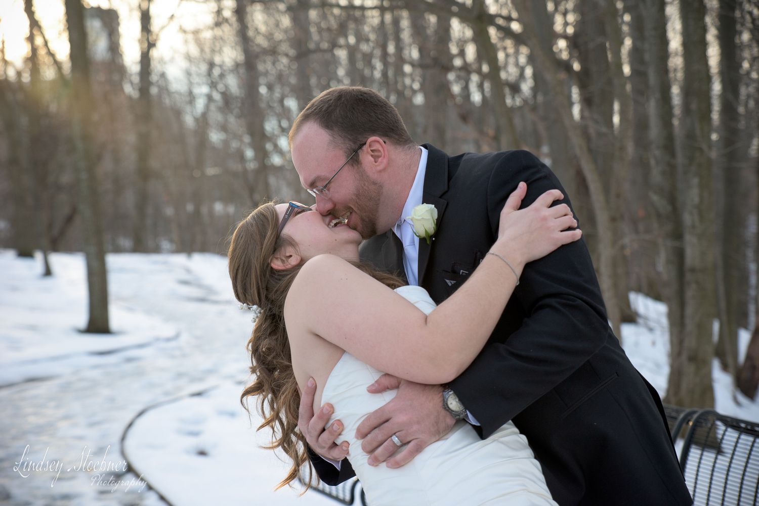 Winter Michigan wedding. Ohio Weddings. Wedding Photographer Dayton Ohio. Lindsey Stoebner Photography