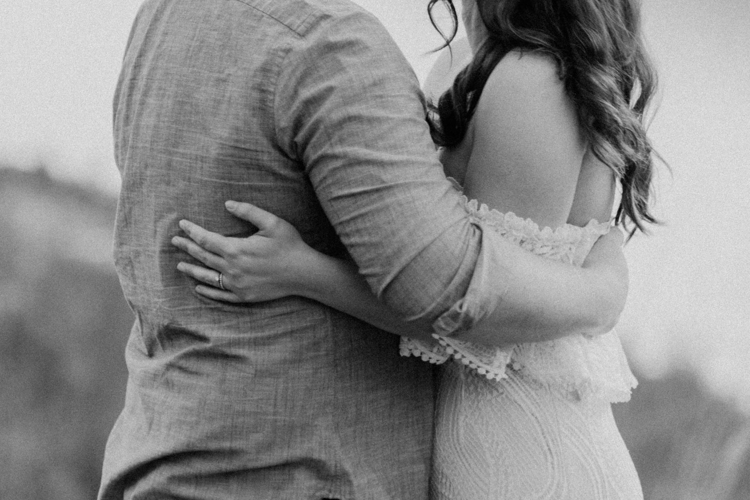 bohemian-elopement-hugging