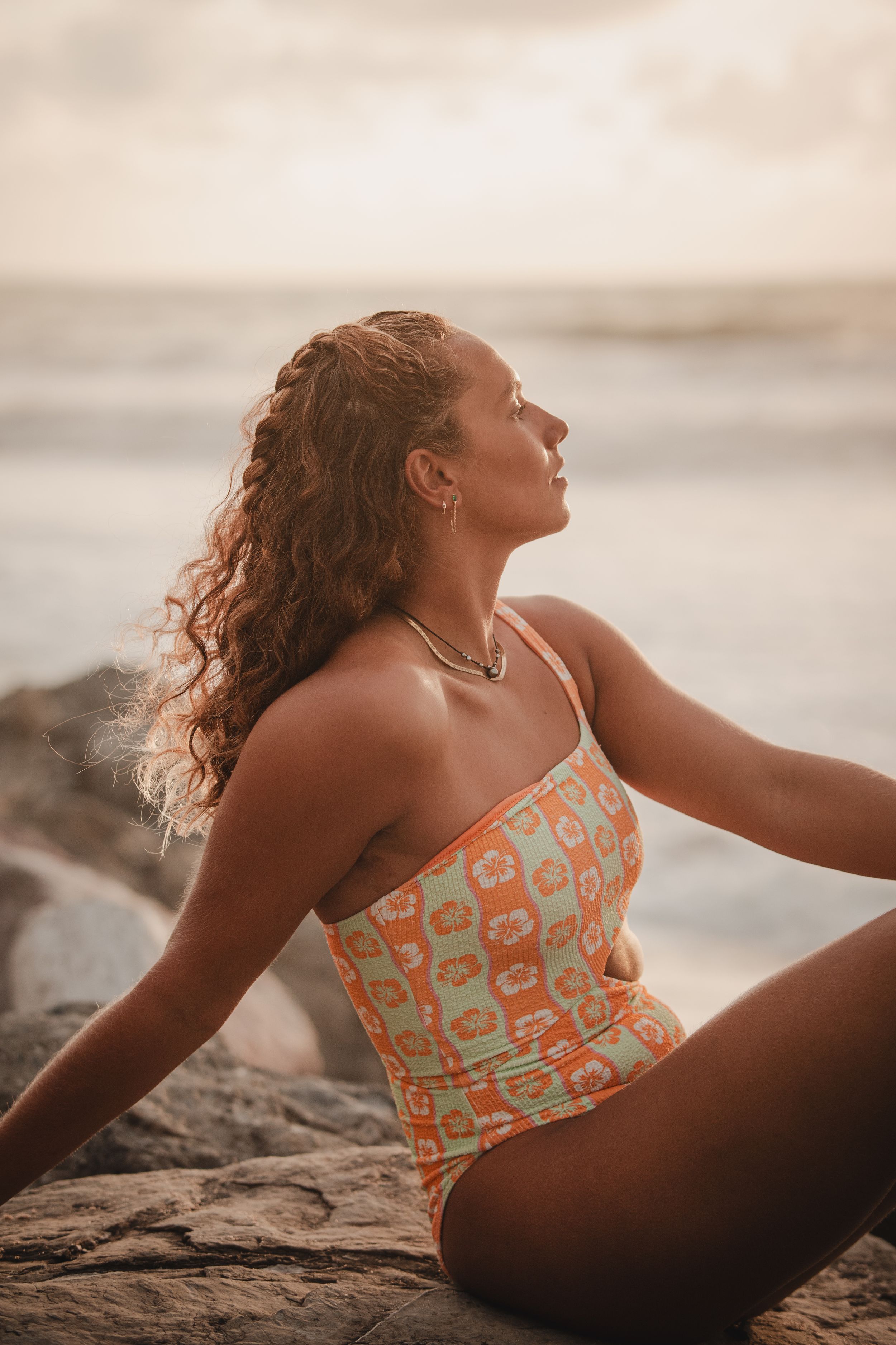 Portrait naturel femme lumière douce plage biarritz