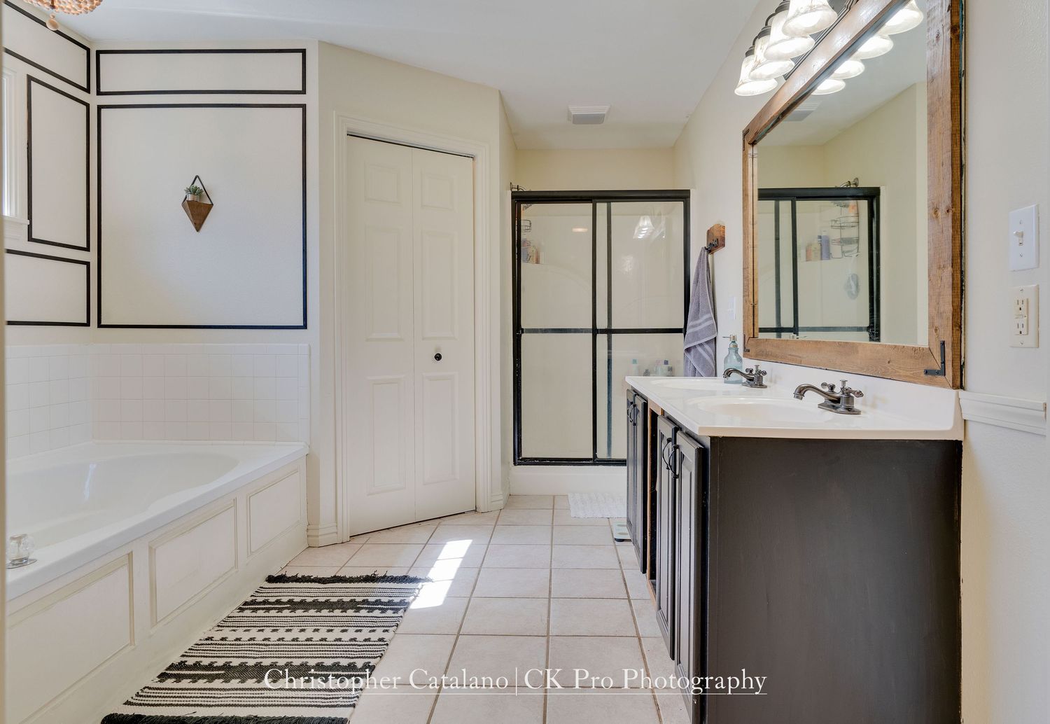 CK Pro Photography Real Estate Photography Master Bathroom Picture