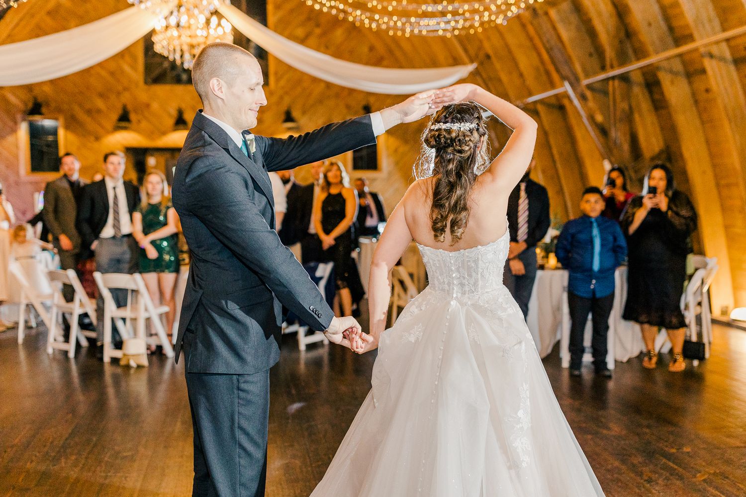 SWEENEY BARN VIRGINIA WEDDING PICTURES