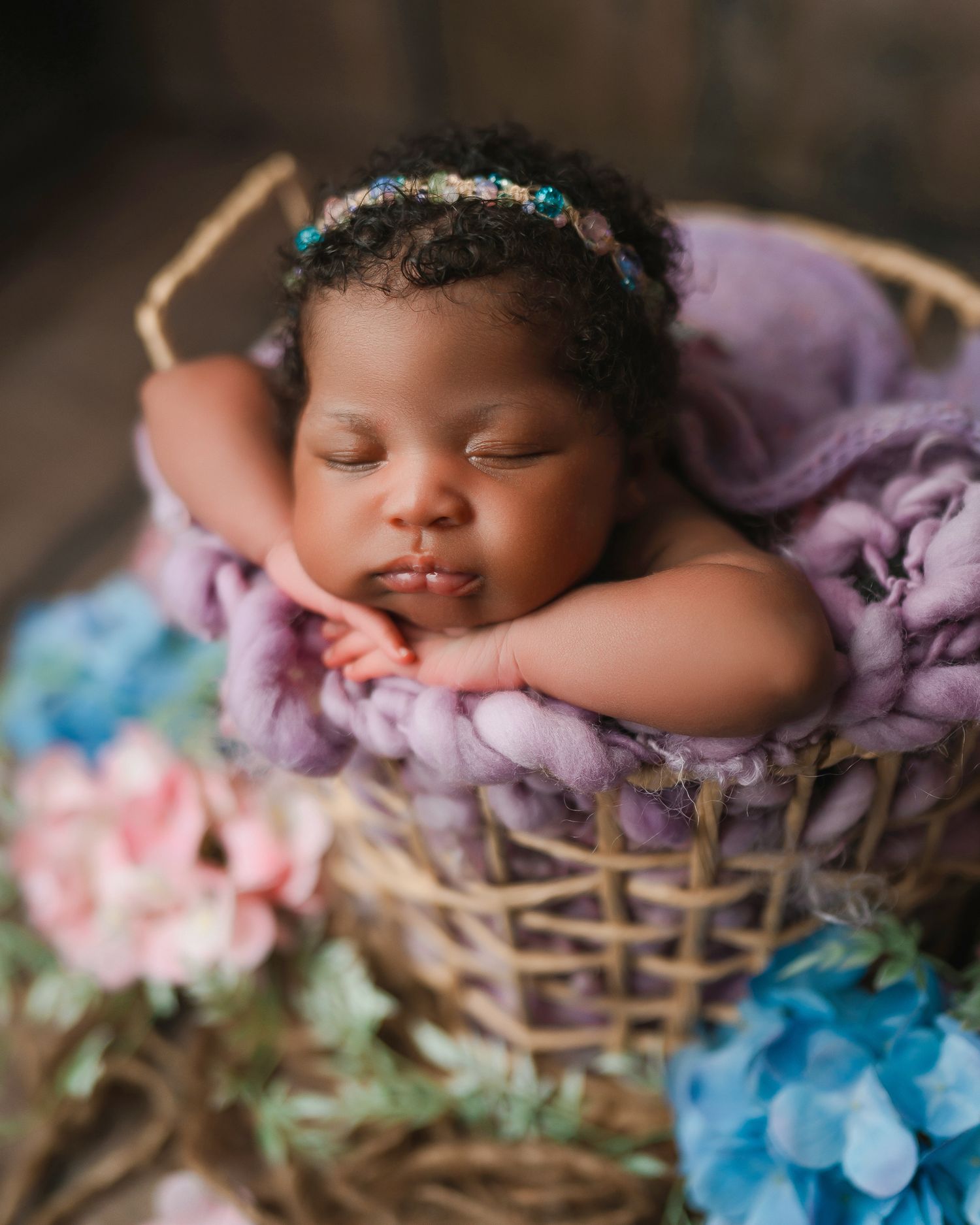 Newborn photography studio located in between Atlanta, Georgia and Birmingham, Alabama with full service photo studio.