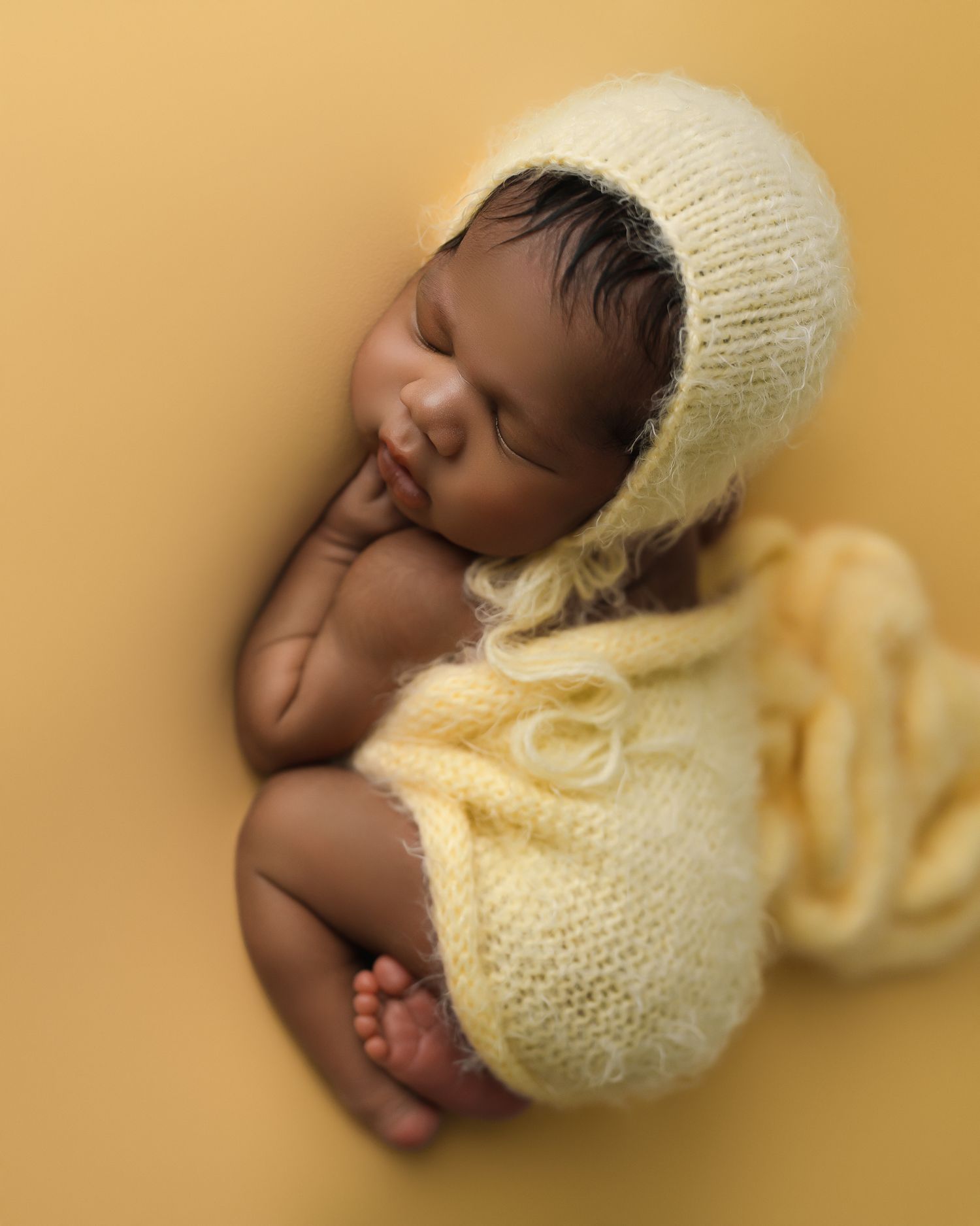 Newborn photography studio located in between Atlanta, Georgia and Birmingham, Alabama with full service photo studio.
