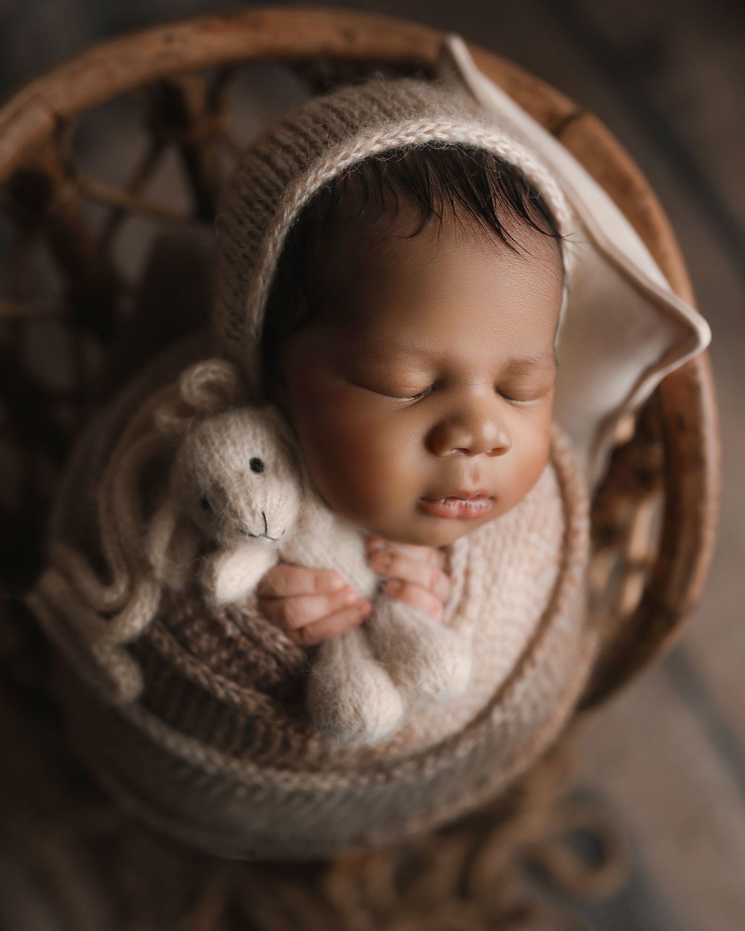 Newborn photography studio located in between Atlanta, Georgia and Birmingham, Alabama with full service photo studio.