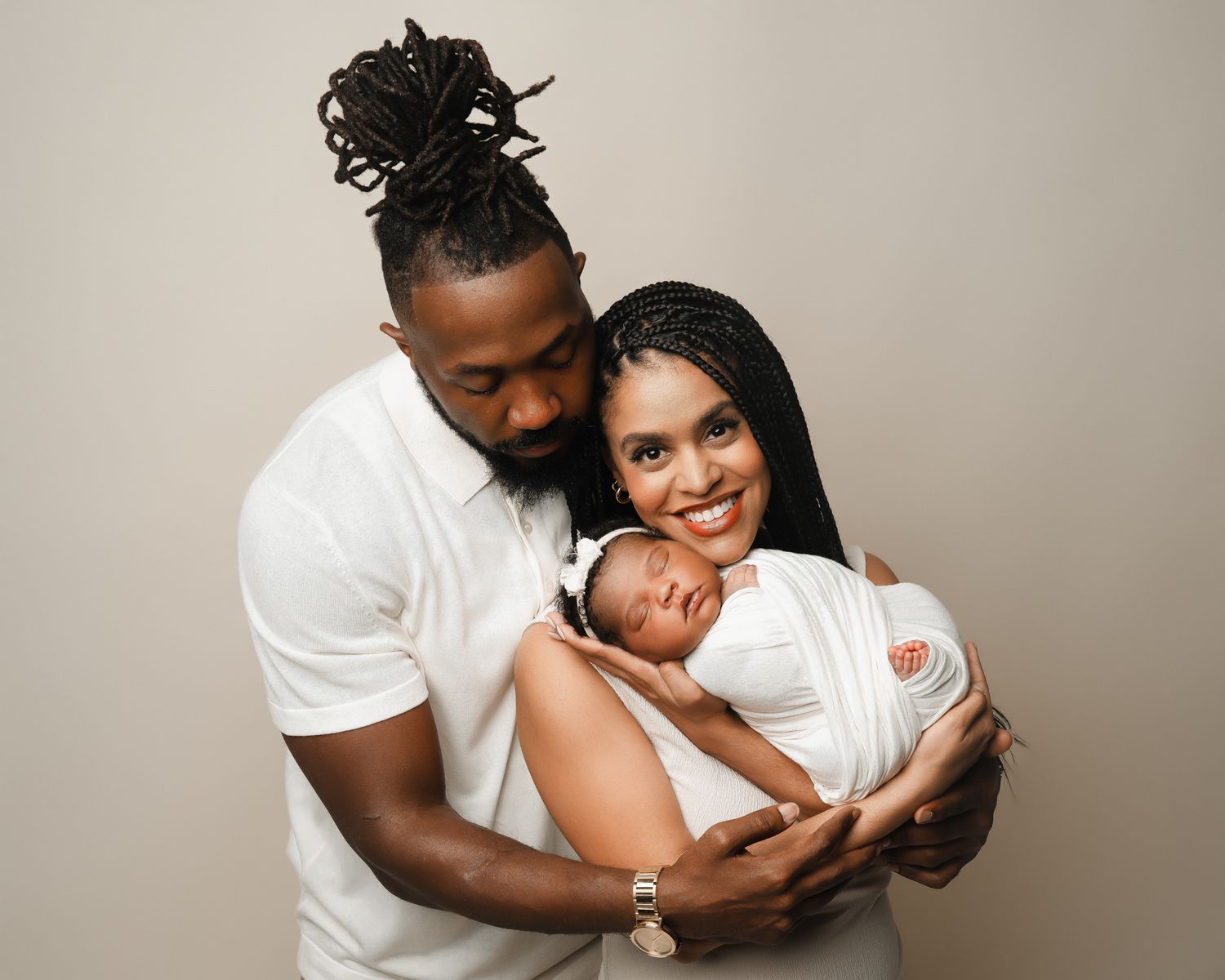 Newborn photography studio located in between Atlanta, Georgia and Birmingham, Alabama with full service photo studio.