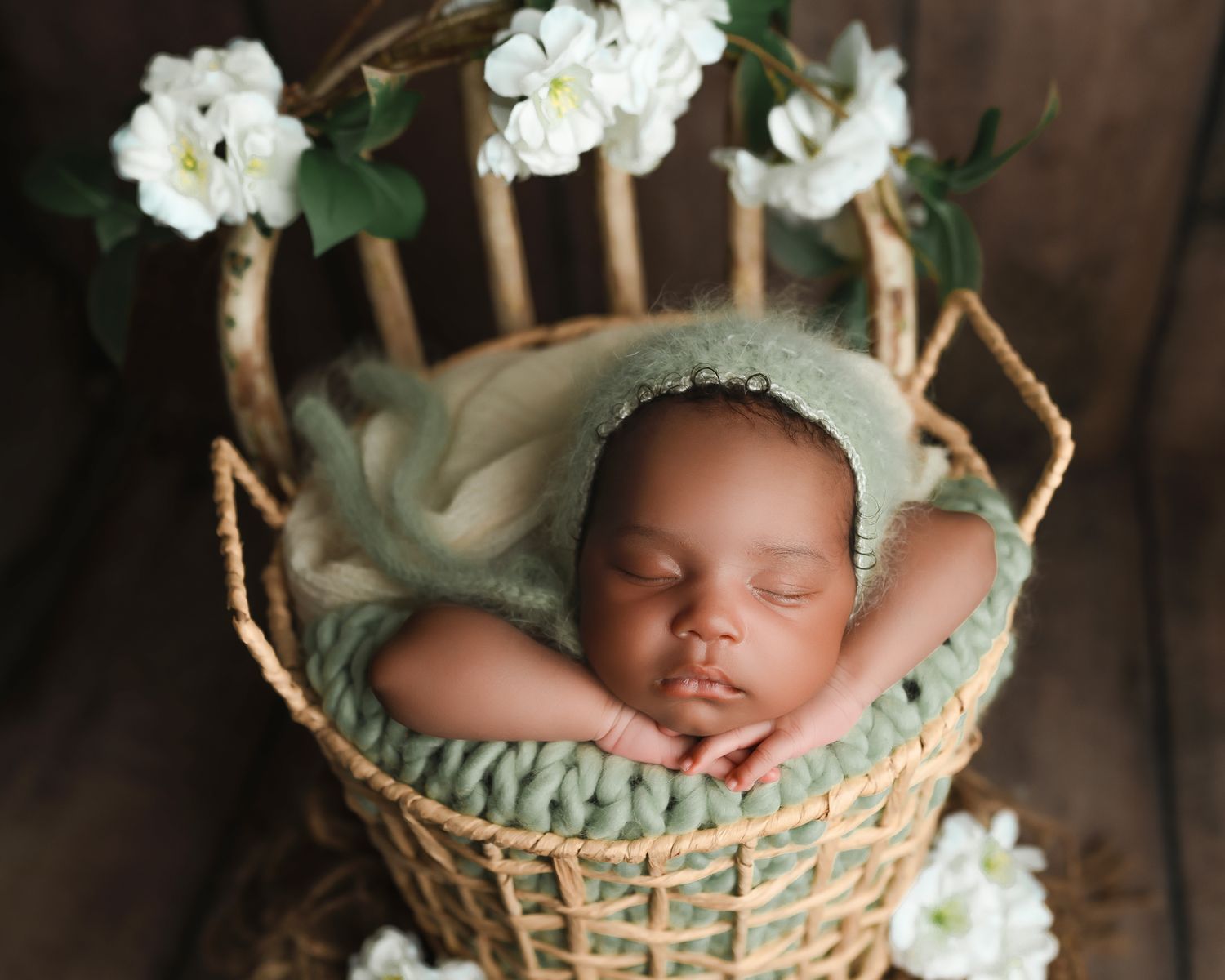 Newborn photography studio located in between Atlanta, Georgia and Birmingham, Alabama with full service photo studio.