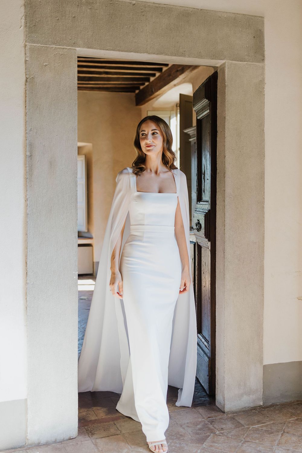 Natural light and elegant mood in a Tuscan destination wedding.