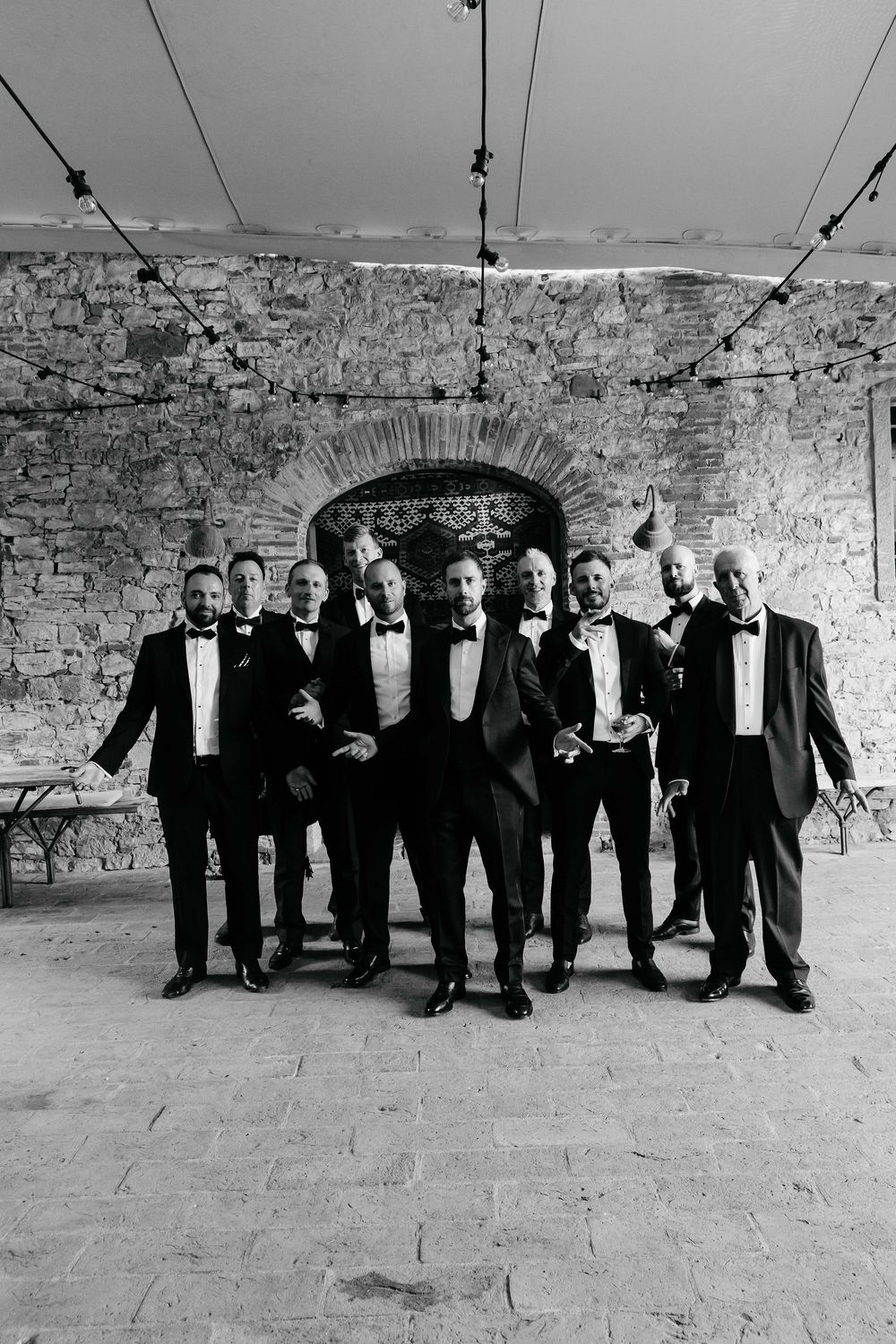 Natural light and elegant mood in a Tuscan destination wedding.