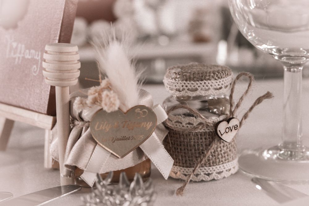Décoration de table de mariage, ambiance élégante et romantique capturée en Hauts-de-France