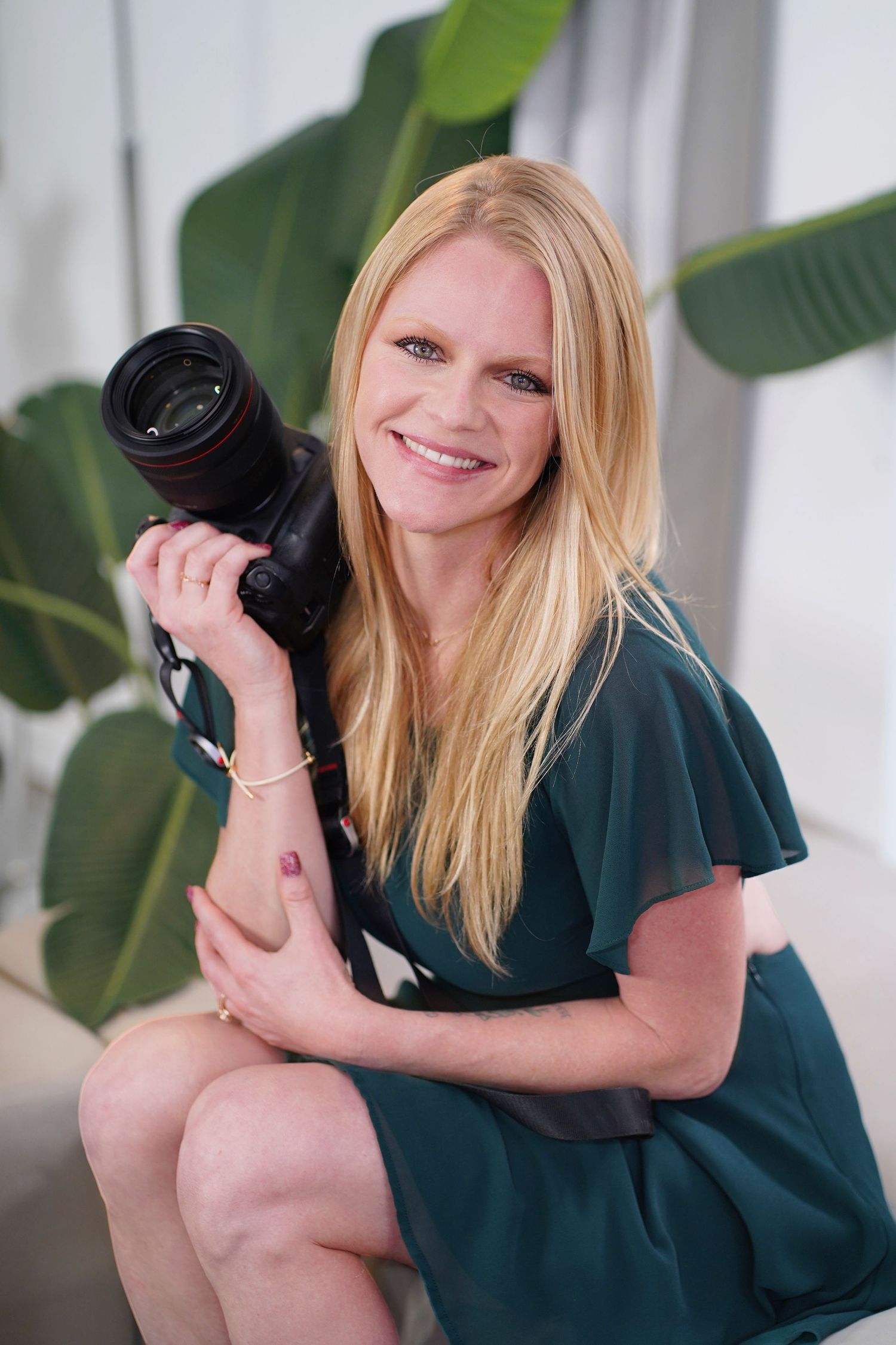 Dani is your premier Tampa newborn photographer with over fifteen years of experience working with babies and families in Land O Lakes FL