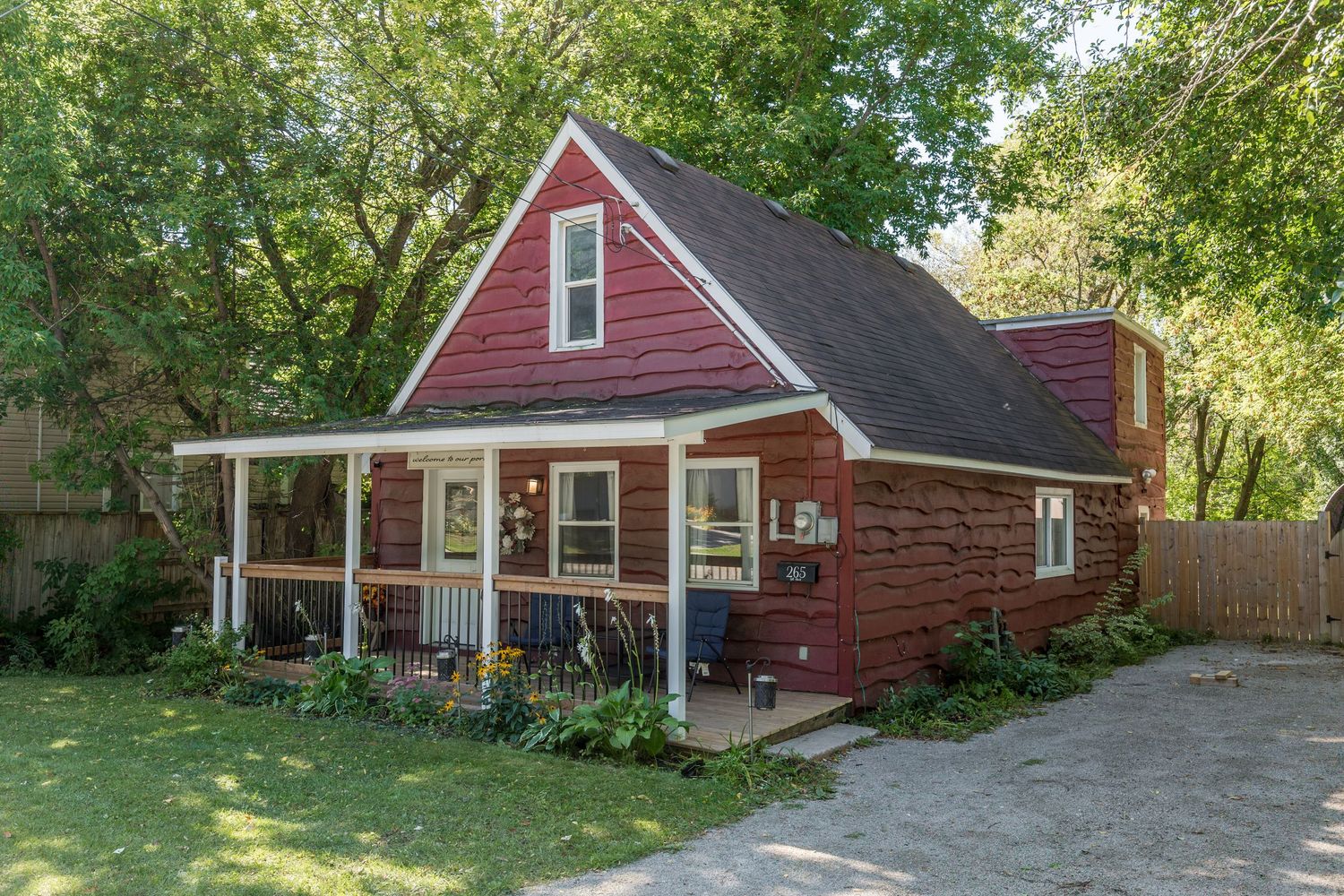 A photo of a detached home in Orillia Ontario for a real estate listing in North Simcoe County photographed by Sarah Tennant