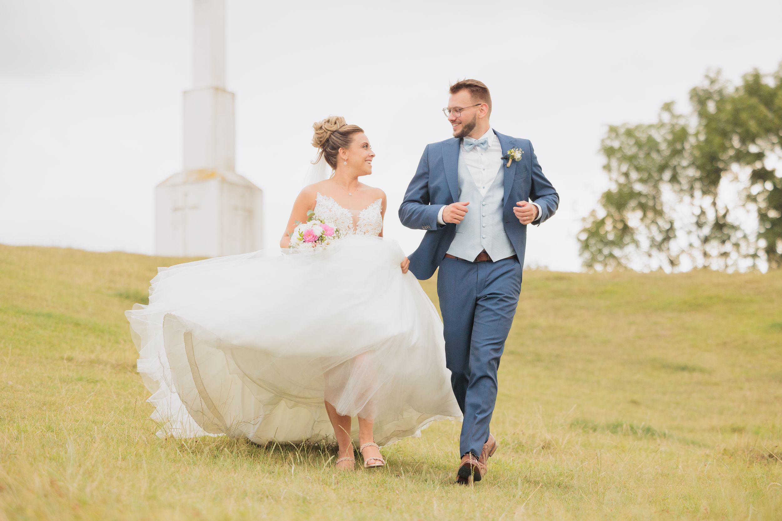 Jas Macca Photographe de mariage lumineux et moderne  Belgique Namur Luxembourg Jeune couple trentenaires session couple Couleurs pastelles