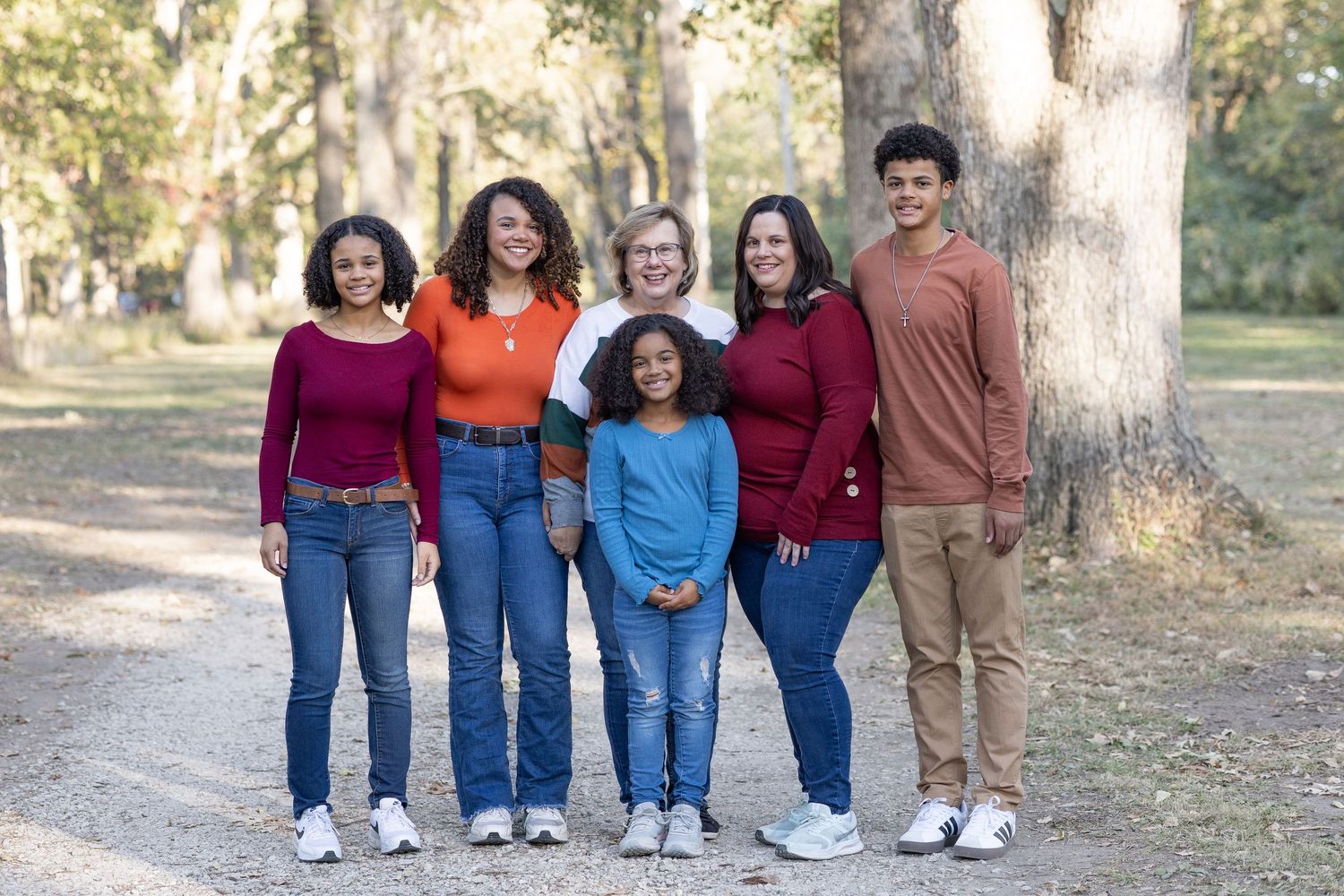 Springfield, IL family photographer captures an extended family together during a photo session in Central, IL