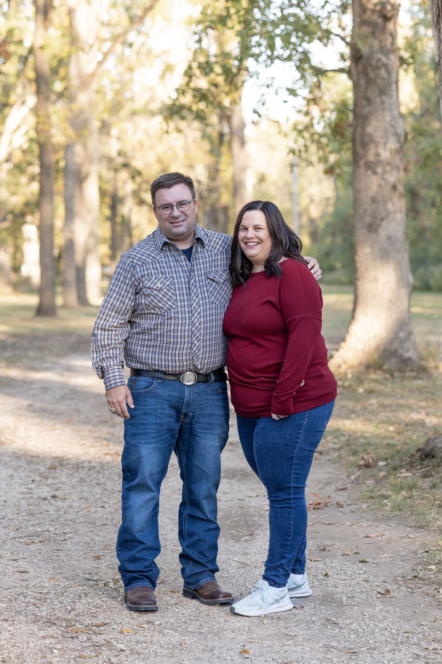 Springfield, IL family photographer captures adult siblings together during a photo session in Central, IL