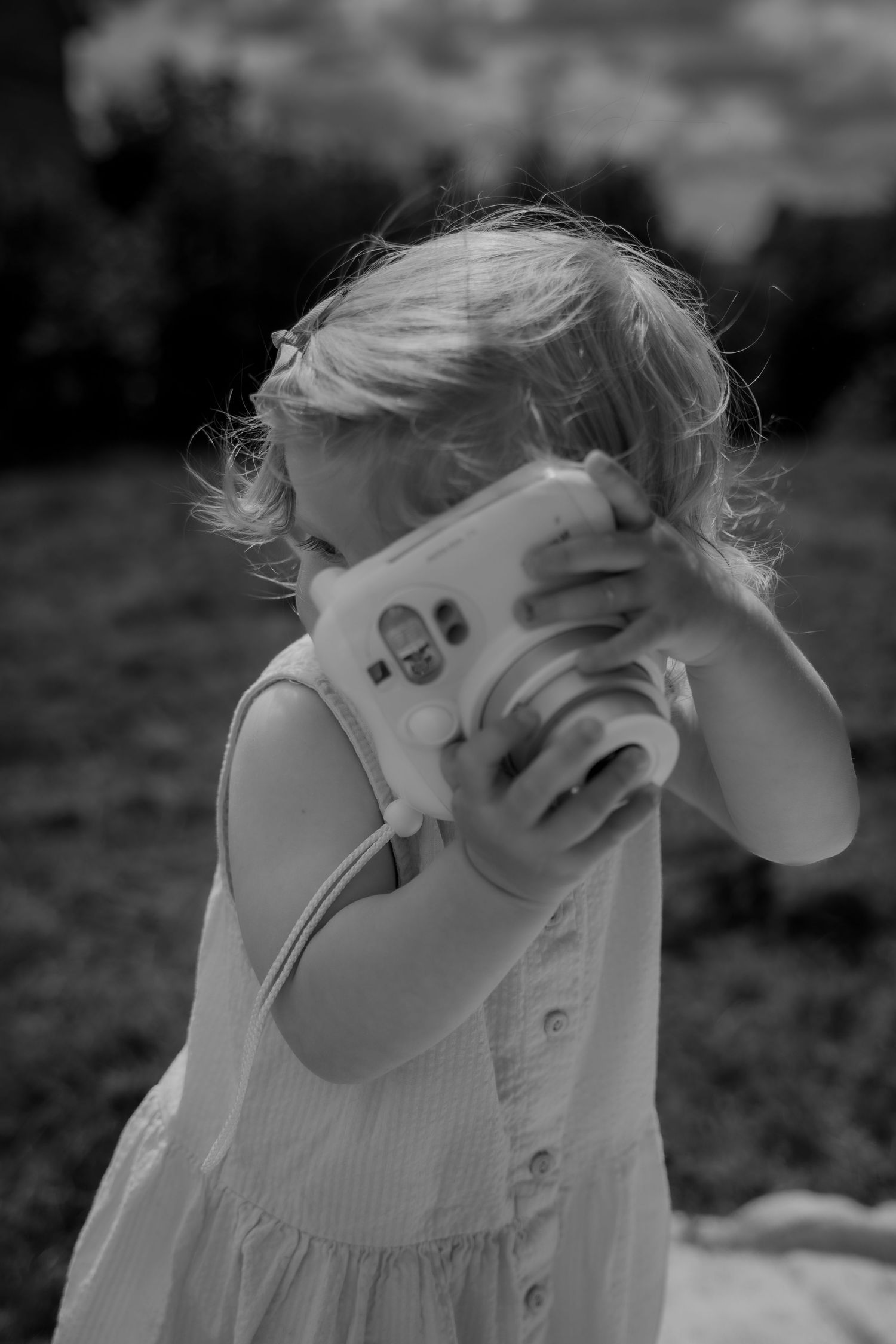 Documenting the unposed beauty of parenthood in Leicestershire, where genuine moments become lasting memories.