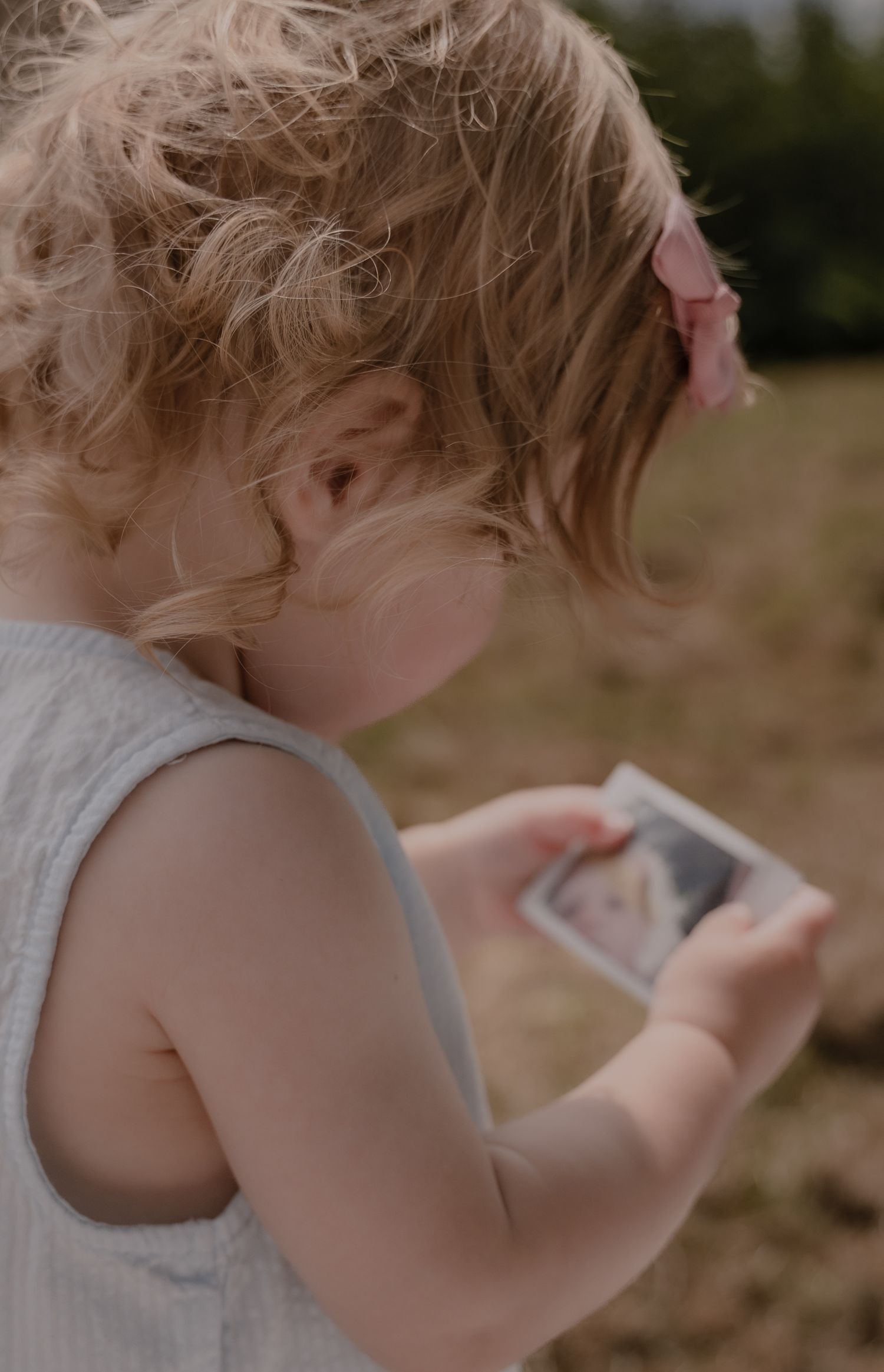 Documenting the unposed beauty of parenthood in Leicestershire, where genuine moments become lasting memories.