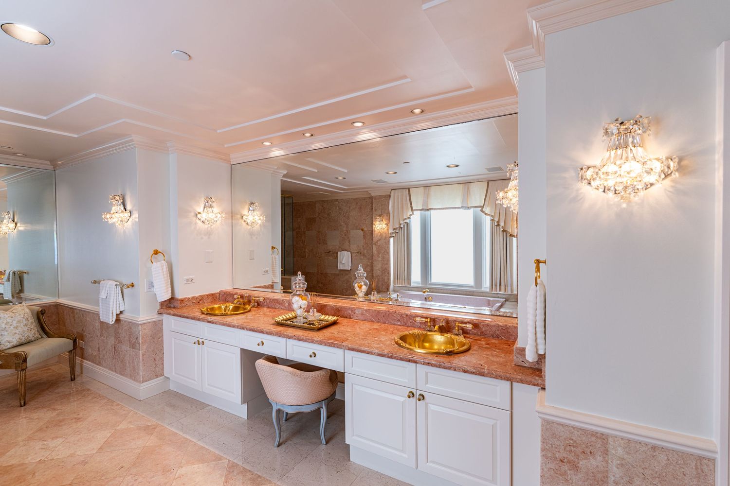 Real estate photographer
real estate photographer Hawaii, Dubai
Real Estate photography 
Luxury real estate photographer
Real estate Oahu