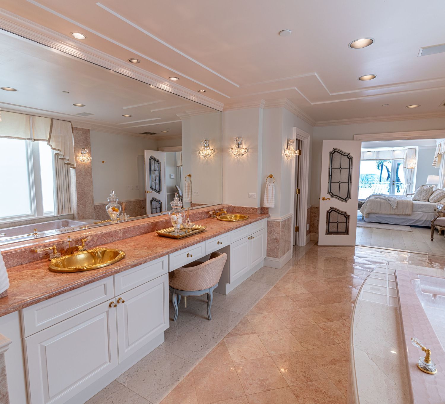 Real estate photographer
real estate photographer Hawaii, Dubai
Real Estate photography 
Luxury real estate photographer
Real estate Oahu
