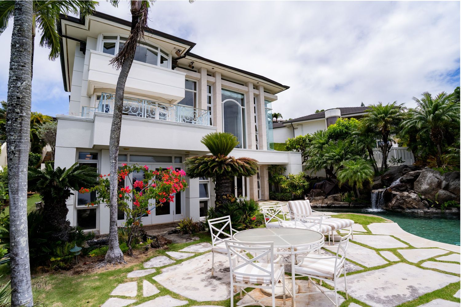Real estate photographer
real estate photographer Hawaii, Dubai
Real Estate photography 
Luxury real estate photographer
Real estate Oahu