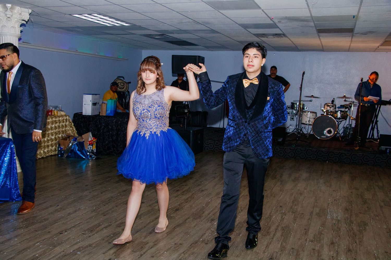 Dallas photography and video for Quinceañeros
 - R & R Marcelo DFW