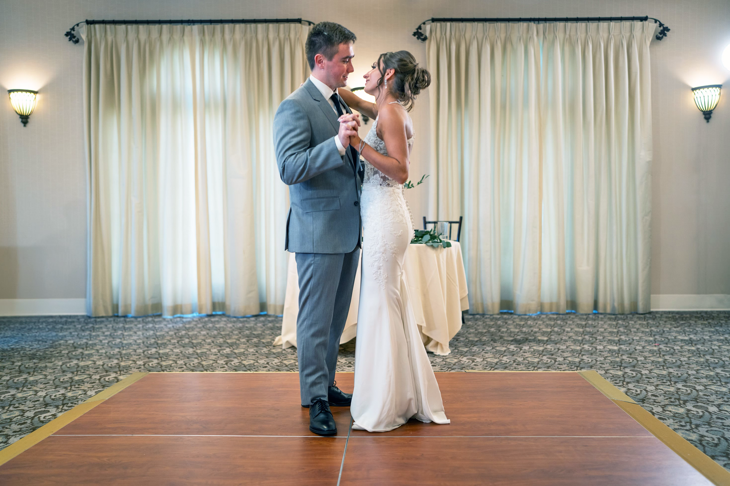 Newlywed couple shares their first dance in the club at corazon