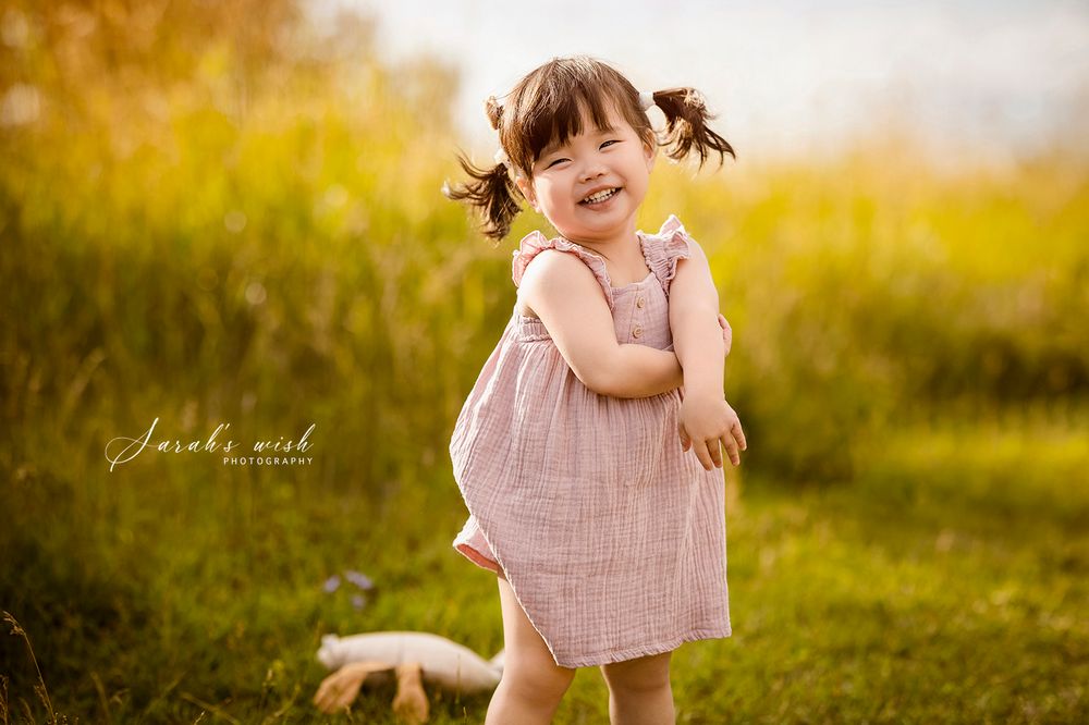 Calgary Newborn, Baby, Maternity, Milestone & Family Photography | 10+ Years Expertise | 100% Client Satisfaction