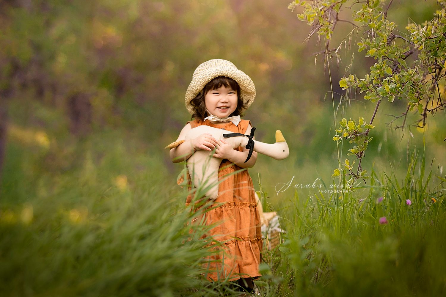 Calgary Newborn, Baby, Maternity, Milestone & Family Photography | 10+ Years Expertise | 100% Client Satisfaction
