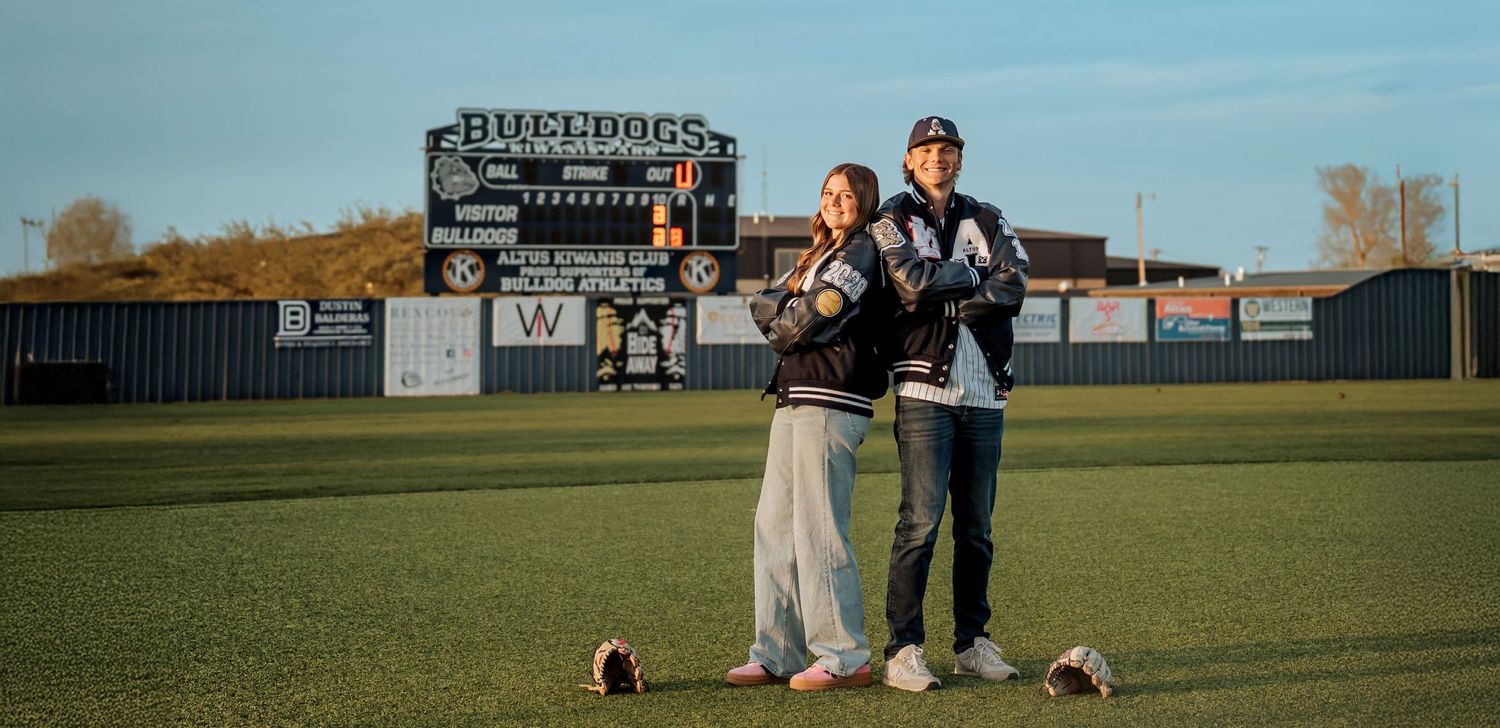 Senior photoshoot session, Altus High School, Bulldogs, AHS OK, Hat, Softball, Baseball, Kiwanis Park, Downtown, Oklahoma, Marshall