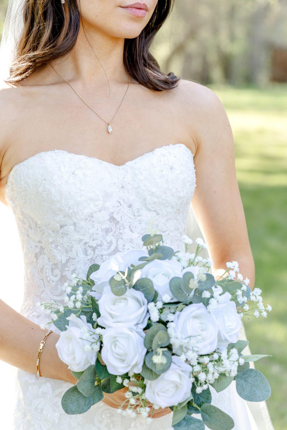 Dripping Springs candid wedding photos showing real emotions