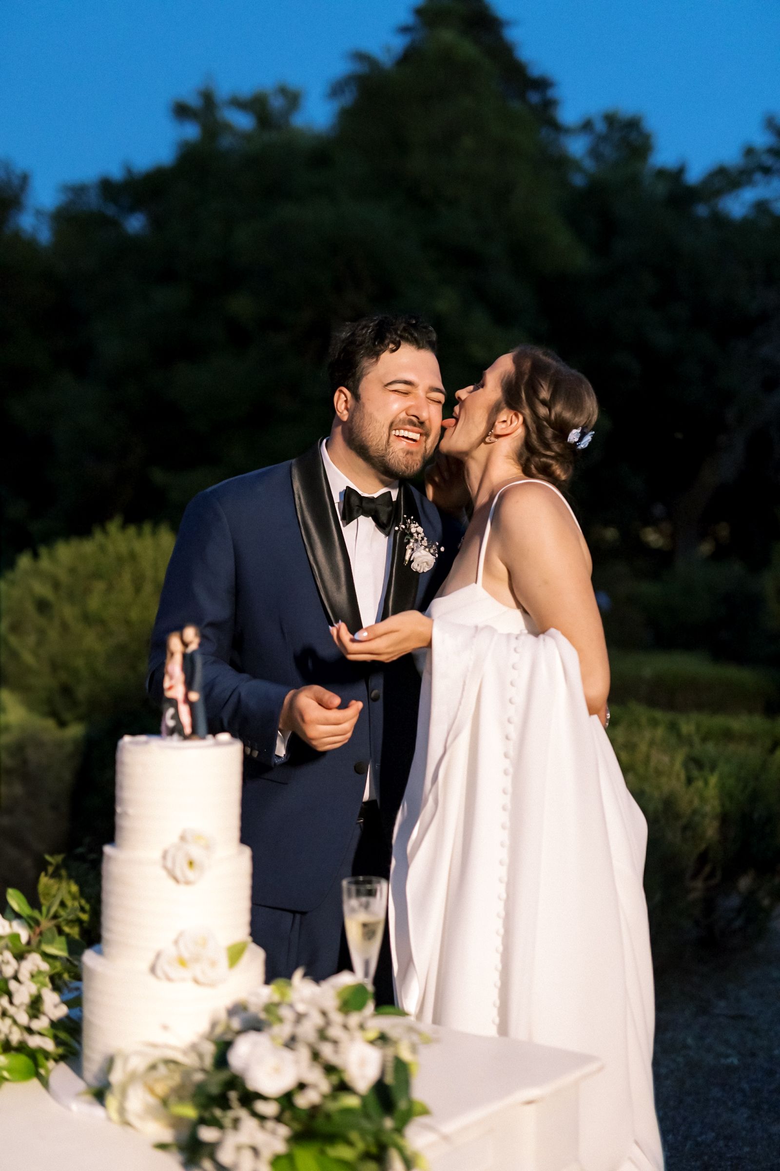 Joyful candid moments during Rachael and Aaron’s Quinta do Torneiro wedding in Lisbon, Portugal