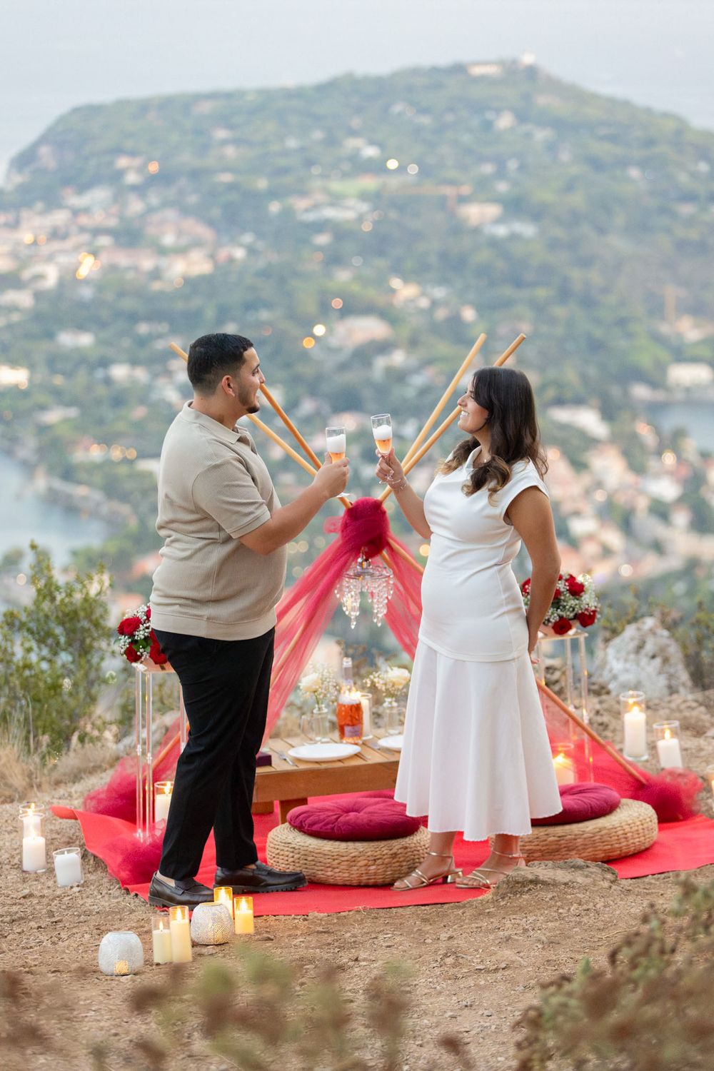 Demande en mariage romantique sur les hauteurs de villefranche sur mer au plateau Saint Michel