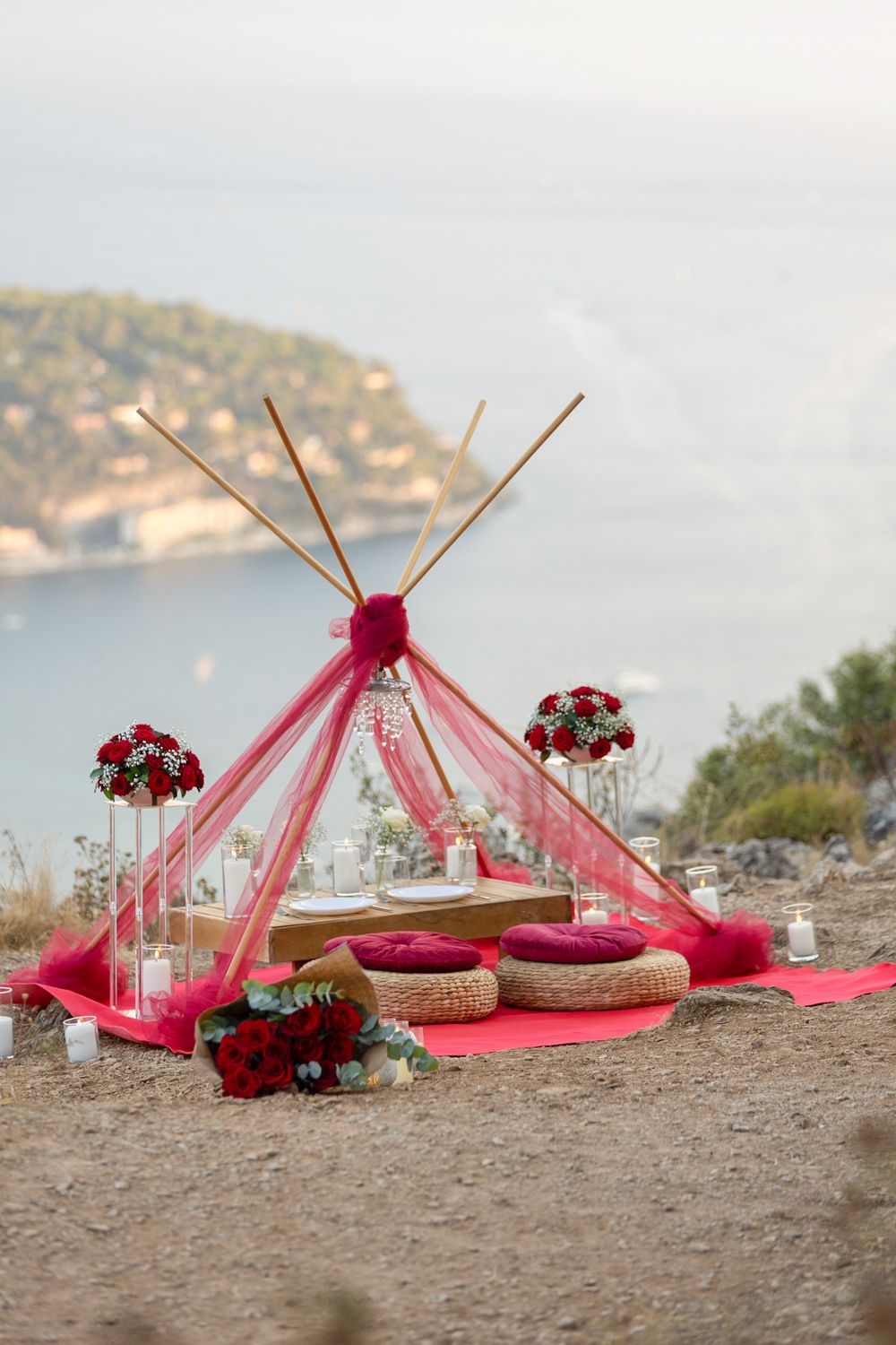Demande en mariage romantique sur les hauteurs de villefranche sur mer au plateau Saint Michel