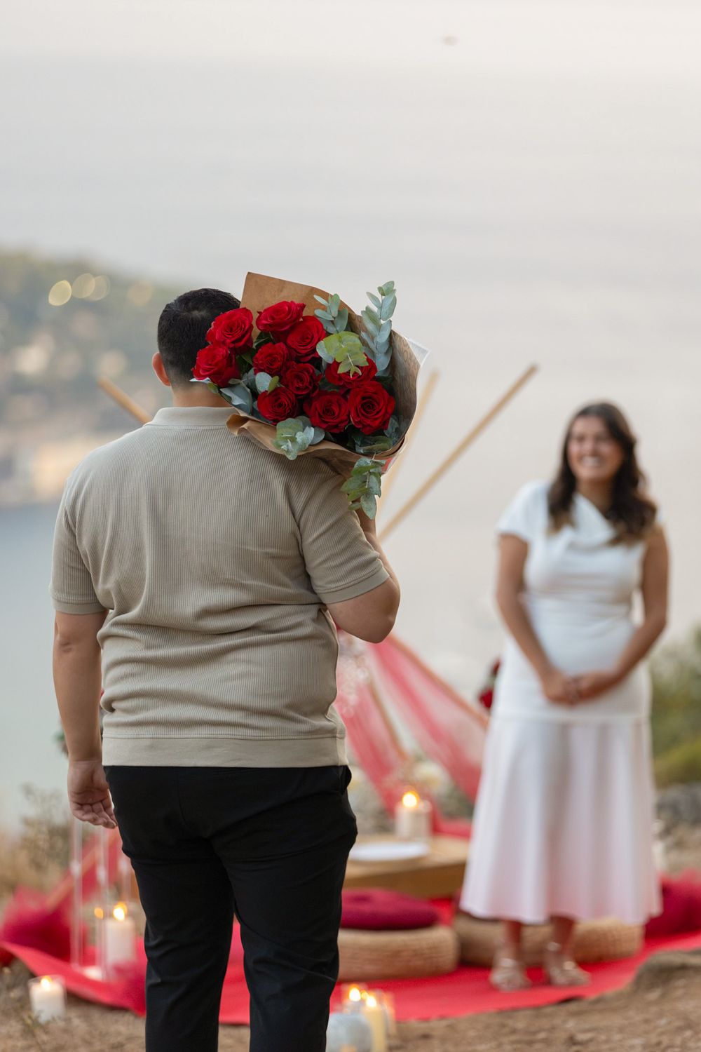 Demande en mariage romantique sur les hauteurs de villefranche sur mer au plateau Saint Michel