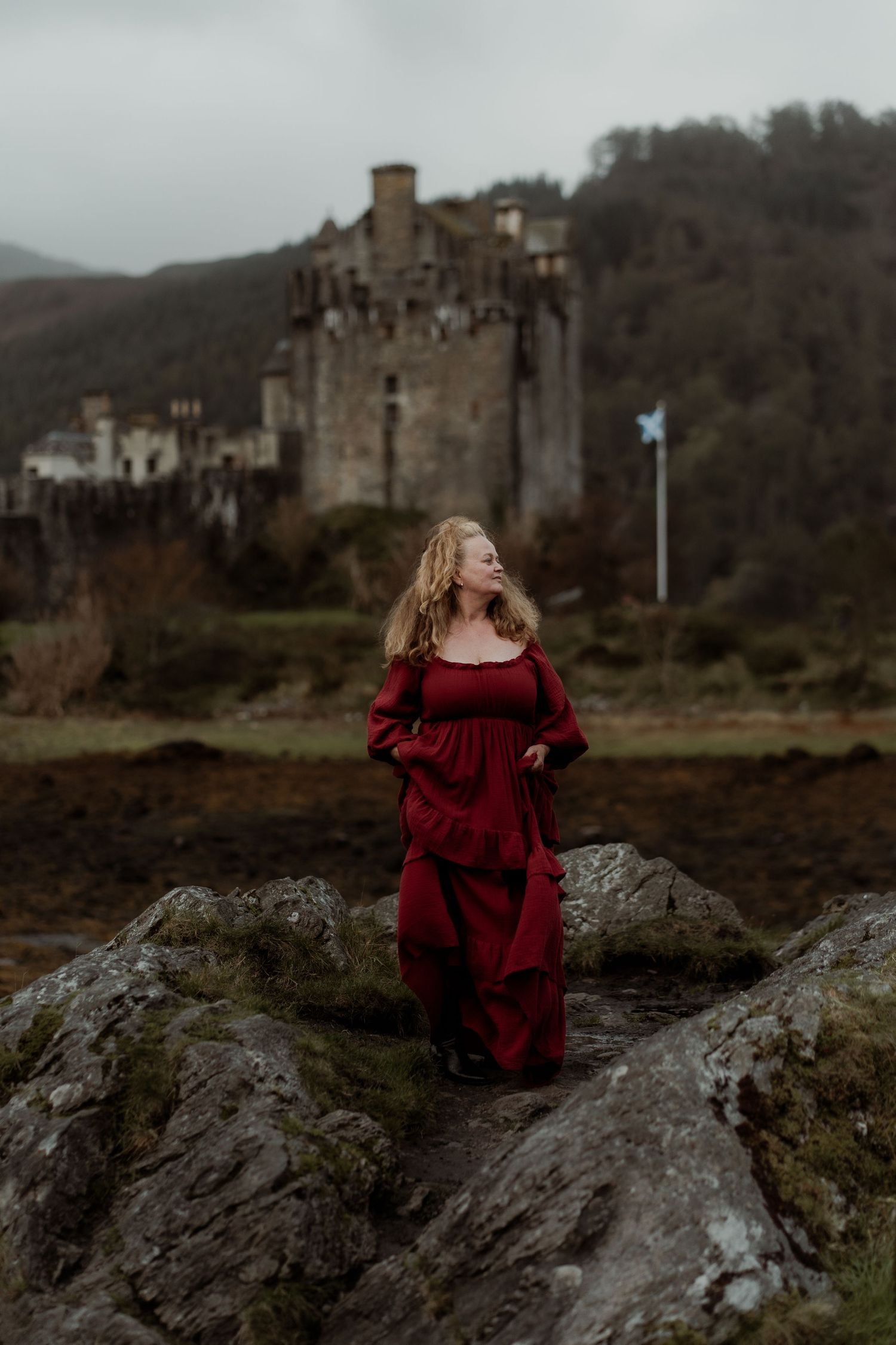 fotoshoot-vrouw-schotland-eileandonancastle-kasteel