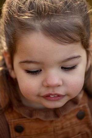 kinderportret meisje; kinderportret lemelerveld; inge muller fotografie lemelerveld; inge muller fotograaf lemelerveld;