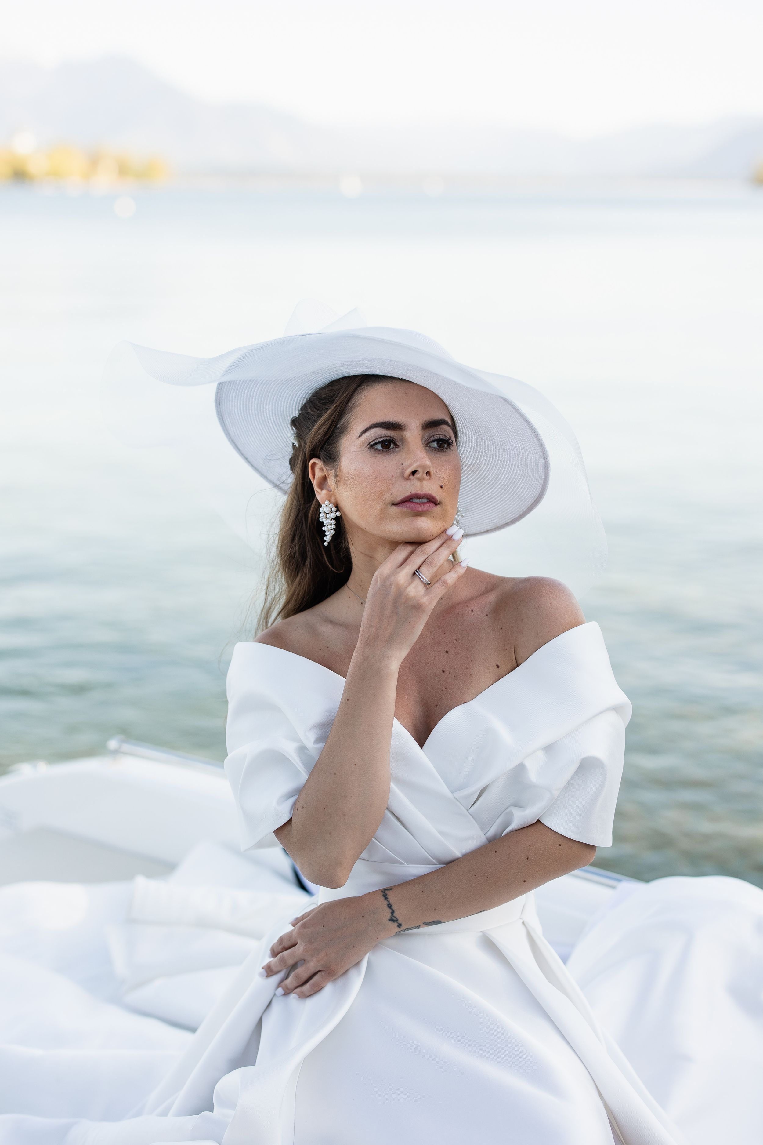 Elegante Braut am Chiemsee in Prien am Chiemsee
