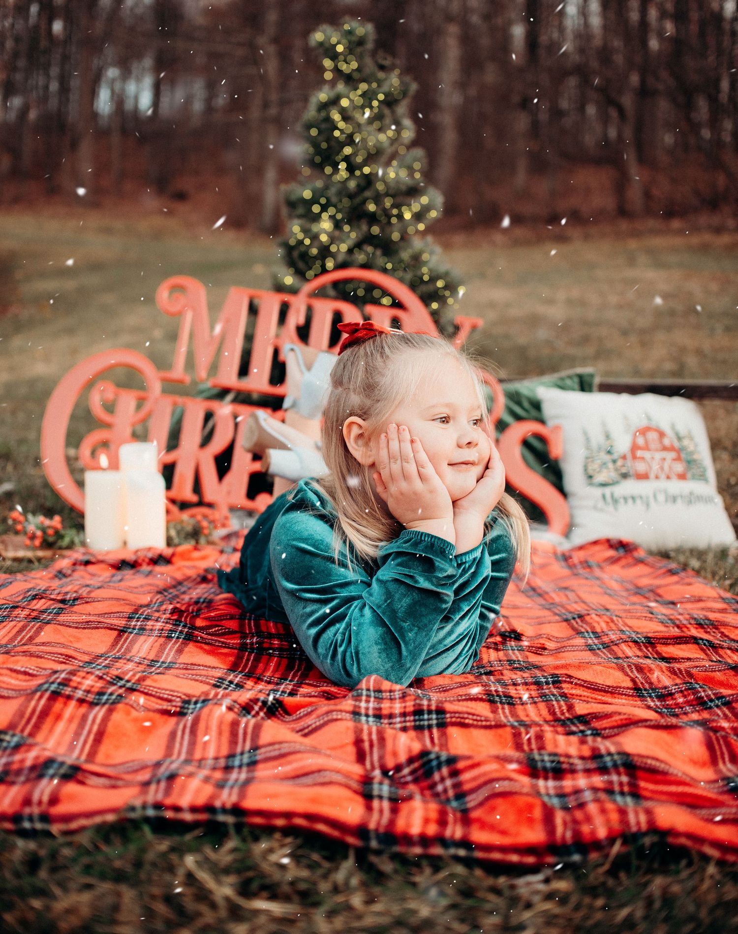 Snowy Kids Christmas Portrait taken in Grahams Forge, VA.