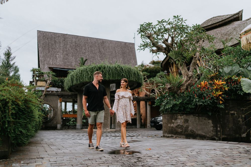 Honeymoon couple photography in Bali at a luxury resort