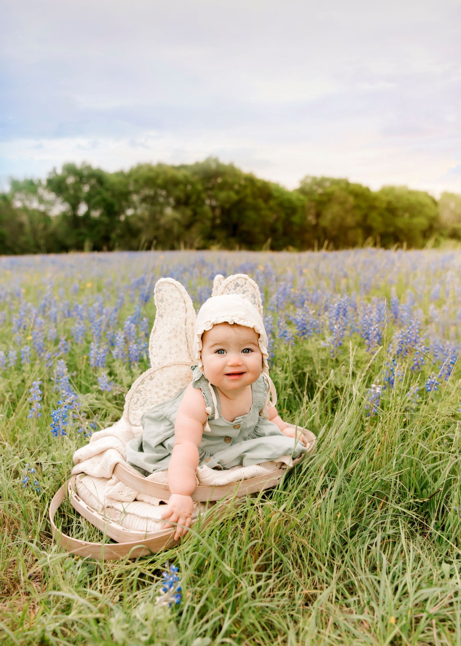 Houston childhood photographer luxury lifestyle session, bluebonnets