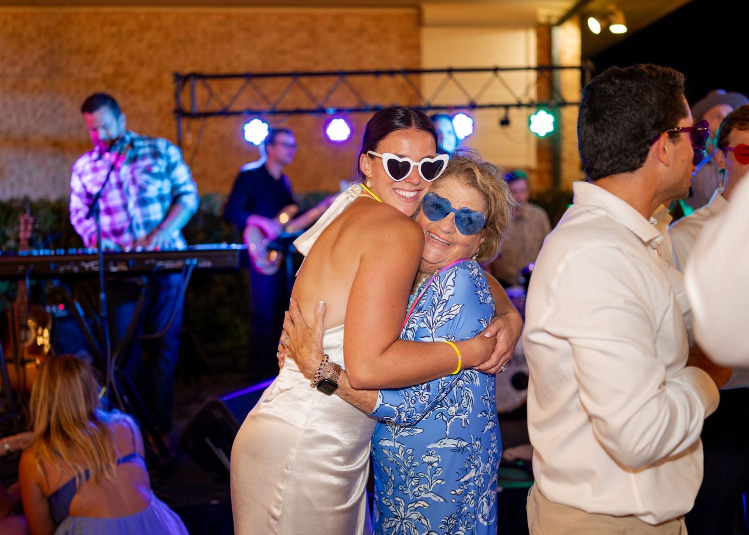 Virginia Beach wedding photography, beach wedding photos, candid wedding photography Virginia, Paper + Gold Weddings Richmond