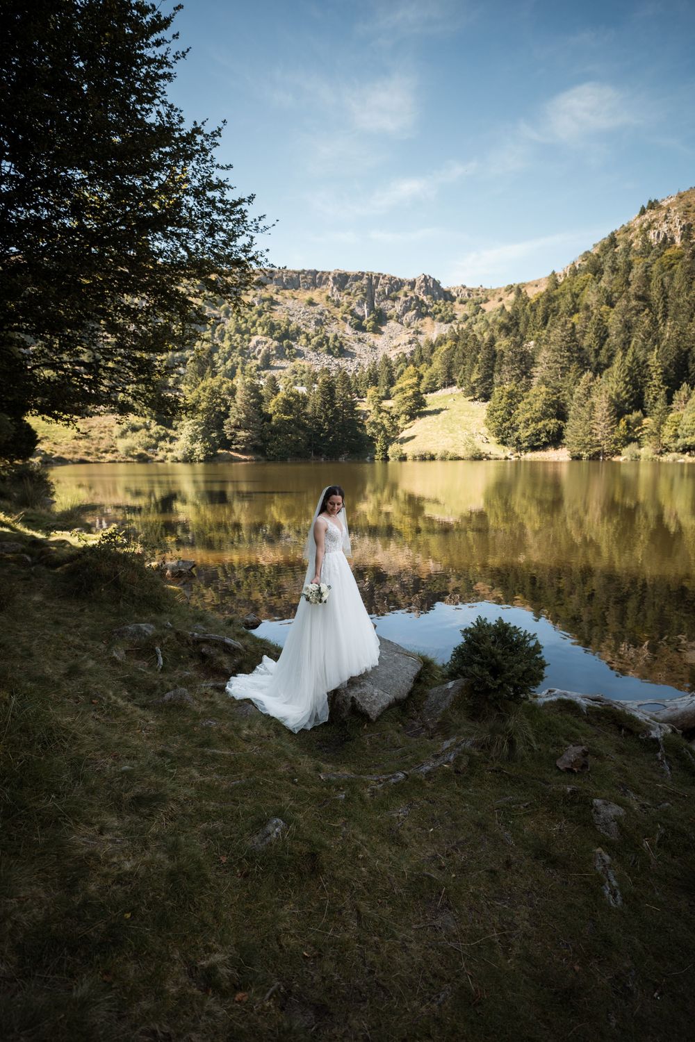 couple dans un décor naturel au lac de Forlet