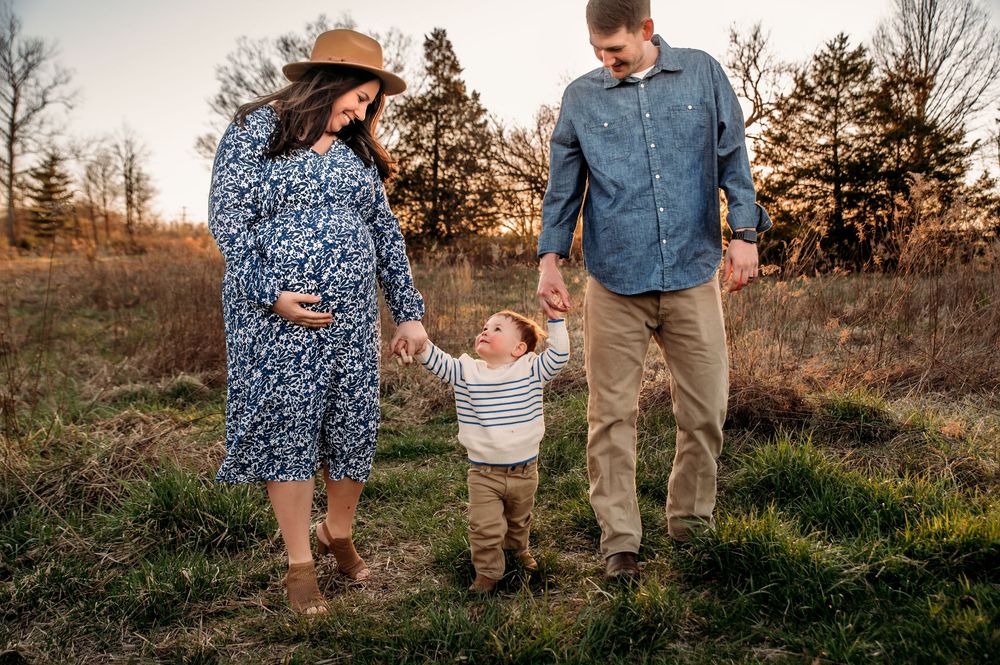 St. Louis Family Photographer Ashley Dawn Photography Towne Park, Wentzville, MO  Photographer Maternity Pregnancy Photos